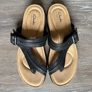 Clarks Women's Brynn Madi Black Leather Thing Sandals